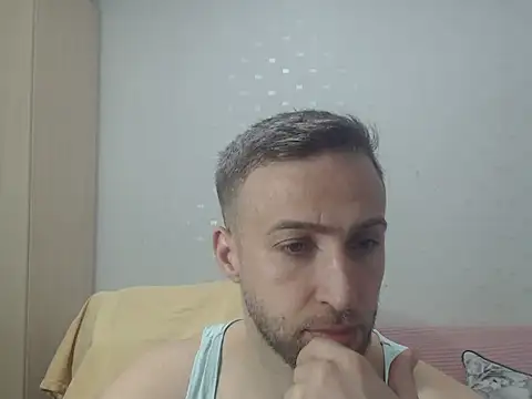 Snapshot of BlondEagleMuscle chatting on 03/24/26, 03:06 BlondEagleMuscle online show from 03/24/26, 03:06