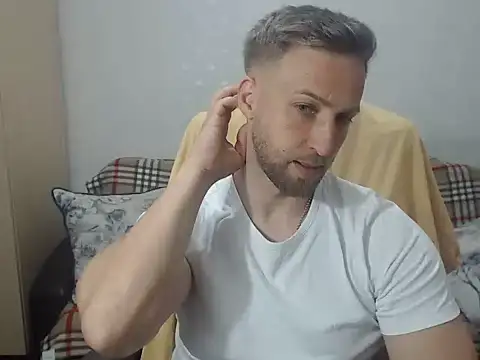 BlondEagleMuscle online show from 05/31/26, 06:42