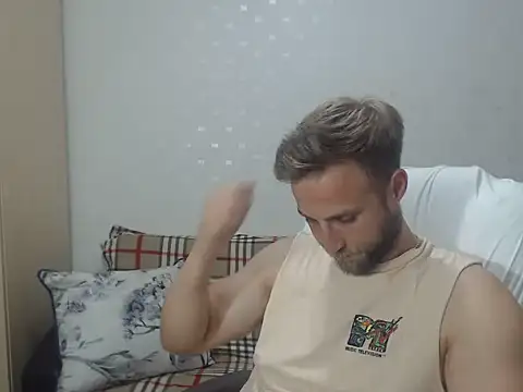 BlondEagleMuscle online show from 06/18/26, 08:24