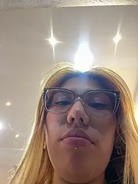 Snapshot of Lia_Sterling chatting on 04/19/26, 02:00 Lia Sterling online show from 04/19/26, 02:00