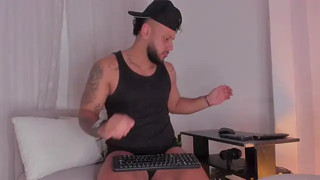 Snapshot of mr_marcuss chatting on 03/14/26, 03:34 mr marcuss online show from 03/14/26, 03:34