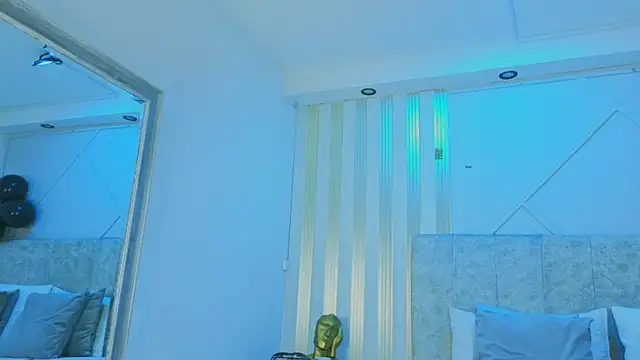 Snapshot of j_belle_ chatting on 03/18/26, 12:52 j belle online show from 03/18/26, 12:52