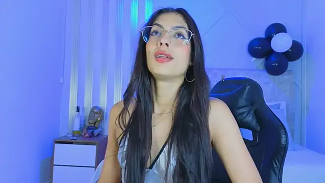 Snapshot of j_belle_ chatting on 03/23/26, 02:54 j belle online show from 03/23/26, 02:54