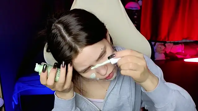 Snapshot of GG_Viper chatting on 04/13/26, 08:25 GG Viper online show from 04/13/26, 08:25