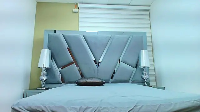 Snapshot of HENRY_GREEN2 chatting on 04/25/26, 07:22 HENRY GREEN2 online show from 04/25/26, 07:22