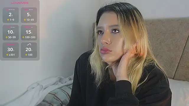 Snapshot of EliseColeman chatting on 04/06/26, 02:09 EliseColeman online show from 04/06/26, 02:09