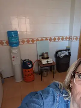 Snapshot of ManuelaX chatting on 02/22/26, 10:47 ManuelaX online show from 02/22/26, 10:47