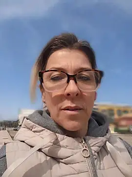 Snapshot of ManuelaX chatting on 03/01/26, 11:45 ManuelaX online show from 03/01/26, 11:45