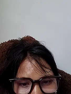 Snapshot of jyannie chatting on 05/25/26, 01:33 jyannie online show from 05/25/26, 01:33