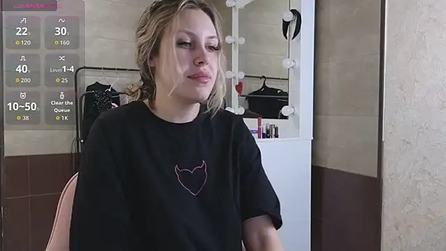 Snapshot of _amymoore_ chatting on 04/23/26, 01:40 amymoore online show from 04/23/26, 01:40