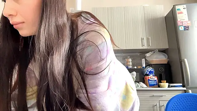 Snapshot of LaraDraggoo chatting on 03/07/26, 07:16 LaraDraggoo online show from 03/07/26, 07:16