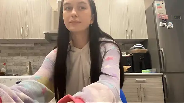 Snapshot of LaraDraggoo chatting on 03/13/26, 09:21 LaraDraggoo online show from 03/13/26, 09:21