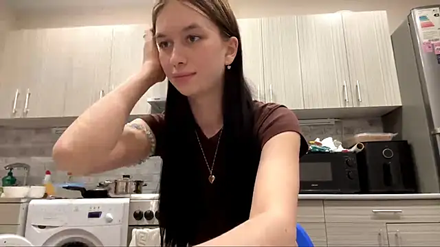 Snapshot of LaraDraggoo chatting on 03/28/26, 07:35 LaraDraggoo online show from 03/28/26, 07:35