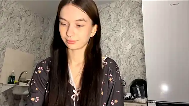 Snapshot of LaraDraggoo chatting on 04/22/26, 10:11 LaraDraggoo online show from 04/22/26, 10:11