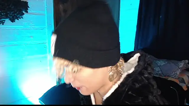 Lucke Ccollins online show from 04/09/26, 09:04