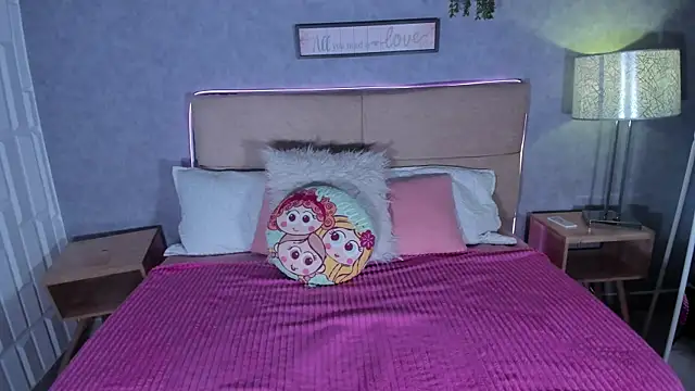 Snapshot of Mia1blaze chatting on 04/25/26, 03:20 Mia1blaze online show from 04/25/26, 03:20