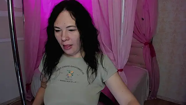 Snapshot of VictoriaSecretXO chatting on 03/22/26, 03:43 VictoriaSecretXO online show from 03/22/26, 03:43