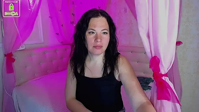 Snapshot of VictoriaSecretXO chatting on 04/25/26, 01:52 VictoriaSecretXO online show from 04/25/26, 01:52