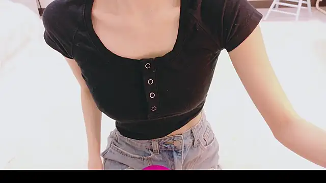 Snapshot of Ruri_maro chatting on 04/25/26, 07:11 Ruri maro online show from 04/25/26, 07:11