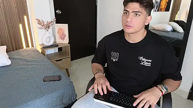 Snapshot of MrAdonis_ chatting on 03/25/26, 07:31 MrAdonis online show from 03/25/26, 07:31