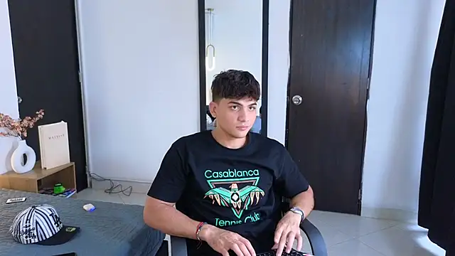 Snapshot of MrAdonis_ chatting on 03/31/26, 07:25 MrAdonis online show from 03/31/26, 07:25