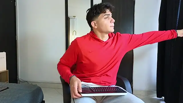 Snapshot of MrAdonis_ chatting on 04/01/26, 07:22 MrAdonis online show from 04/01/26, 07:22