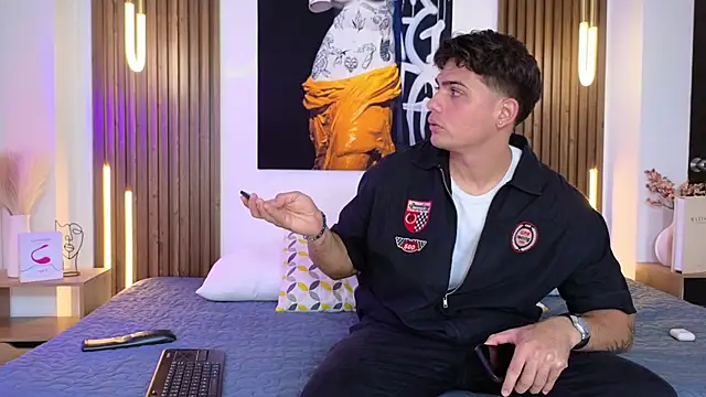 Snapshot of MrAdonis_ chatting on 04/04/26, 07:00 MrAdonis online show from 04/04/26, 07:00