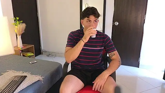 Snapshot of MrAdonis_ chatting on 04/07/26, 07:14 MrAdonis online show from 04/07/26, 07:14