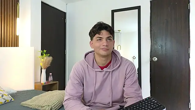 Snapshot of MrAdonis_ chatting on 04/08/26, 06:52 MrAdonis online show from 04/08/26, 06:52