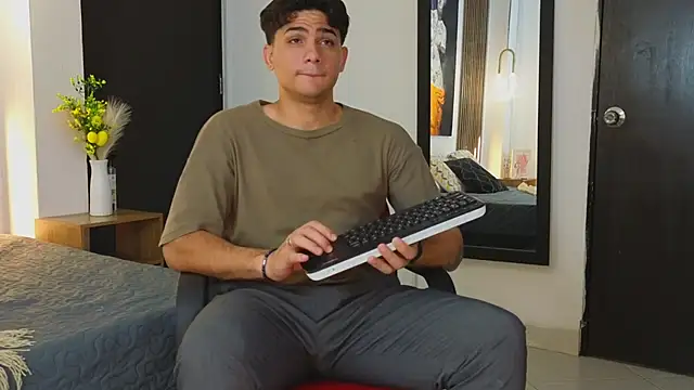 Snapshot of MrAdonis_ chatting on 04/16/26, 07:47 MrAdonis online show from 04/16/26, 07:47