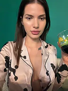 Snapshot of RaniaSnow chatting on 03/25/26, 07:09 RaniaSnow online show from 03/25/26, 07:09