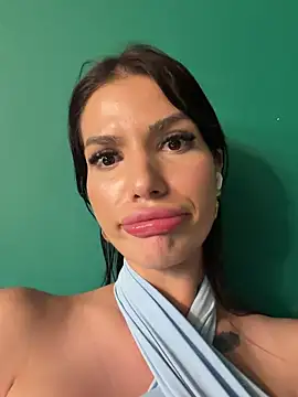 Snapshot of RaniaSnow chatting on 04/04/26, 06:27 RaniaSnow online show from 04/04/26, 06:27