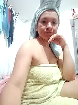 Snapshot of Chloe16_ chatting on 04/03/26, 10:19 Chloe16 online show from 04/03/26, 10:19