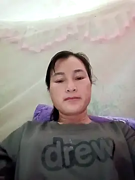 Snapshot of Yuhi3d chatting on 05/04/26, 01:18 Yuhi3d online show from 05/04/26, 01:18