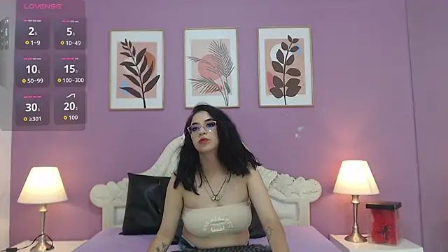 Snapshot of YayaQueen chatting on 04/21/26, 03:28 YayaQueen online show from 04/21/26, 03:28