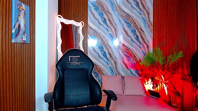 Snapshot of Maile_Tay chatting on 04/11/26, 03:22 Maile Tay online show from 04/11/26, 03:22