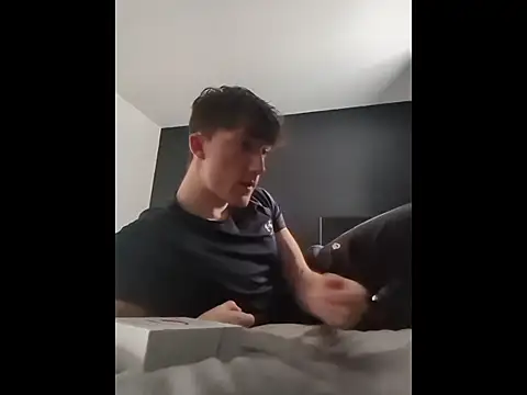 Snapshot of HornyKing2969 chatting on 04/02/26, 12:47 HornyKing2969 online show from 04/02/26, 12:47