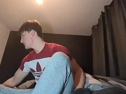 Snapshot of HornyKing2969 chatting on 04/19/26, 10:01 HornyKing2969 online show from 04/19/26, 10:01