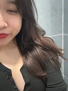 Snapshot of Beautiful_roses chatting on 03/11/26, 11:16 Beautiful roses online show from 03/11/26, 11:16