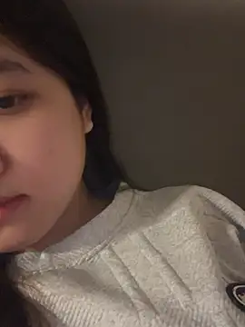 Snapshot of Beautiful_roses chatting on 03/13/26, 04:30 Beautiful roses online show from 03/13/26, 04:30