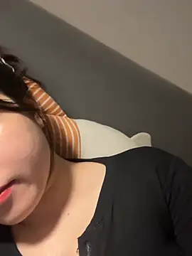 Snapshot of Beautiful_roses chatting on 03/13/26, 05:41 Beautiful roses online show from 03/13/26, 05:41