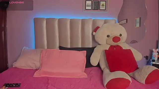 Snapshot of nikkita_dragon_ chatting on 04/18/26, 08:20 nikkita dragon online show from 04/18/26, 08:20