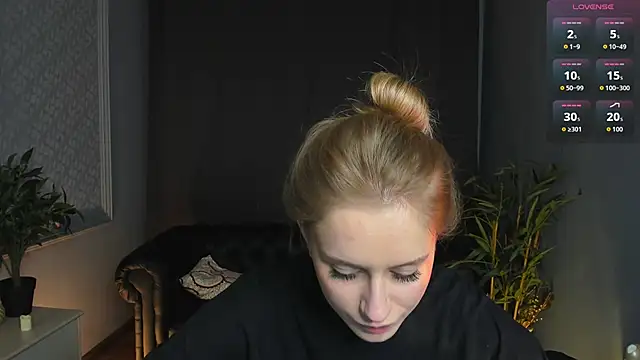 Snapshot of Mickey_Milk chatting on 04/08/26, 08:09 Mickey Milk online show from 04/08/26, 08:09