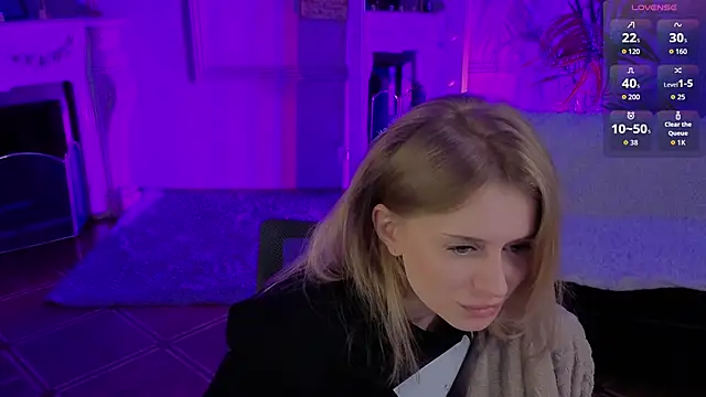 Snapshot of Mickey_Milk chatting on 04/13/26, 10:32 Mickey Milk online show from 04/13/26, 10:32