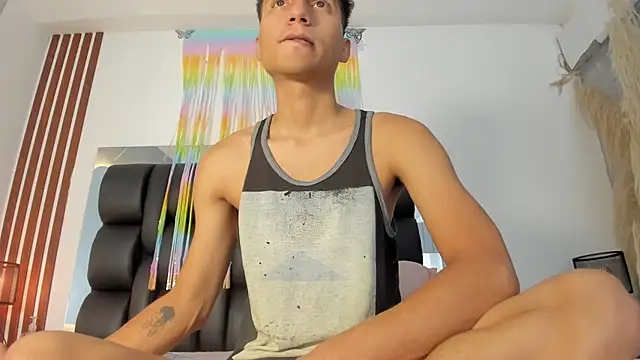 Snapshot of choco_dick_ chatting on 04/02/26, 08:06 choco dick online show from 04/02/26, 08:06