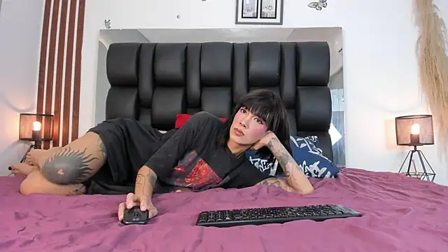 Snapshot of dalhia_and_hades chatting on 03/17/26, 12:52 dalhia and hades online show from 03/17/26, 12:52