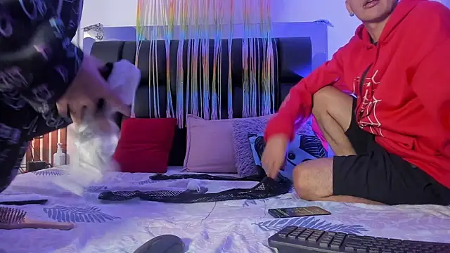 Snapshot of dalhia_and_hades chatting on 04/02/26, 12:58 dalhia and hades online show from 04/02/26, 12:58