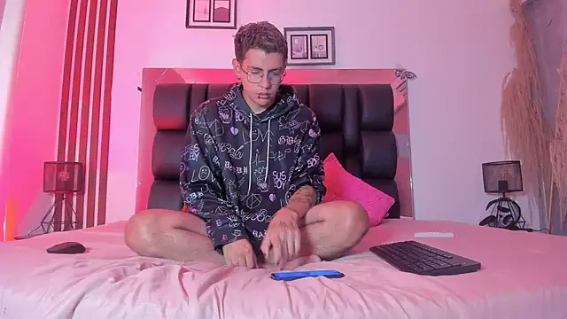 Snapshot of dalhia_and_hades chatting on 04/15/26, 12:12 dalhia and hades online show from 04/15/26, 12:12