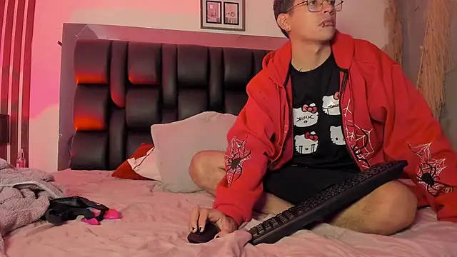 Snapshot of dalhia_and_hades chatting on 04/18/26, 12:42 dalhia and hades online show from 04/18/26, 12:42