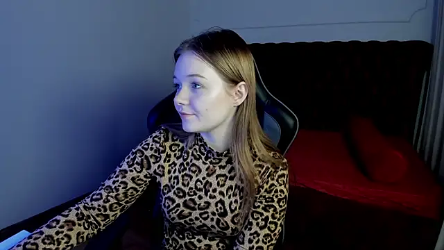 Snapshot of ElinaVale chatting on 03/19/26, 05:06 ElinaVale online show from 03/19/26, 05:06